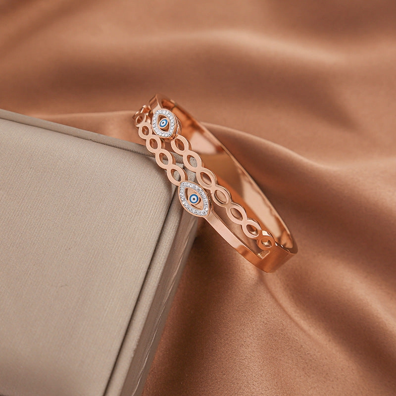 Wholesale Four Leaf Clover Love Gold Plated Titanium Steel Bracelet