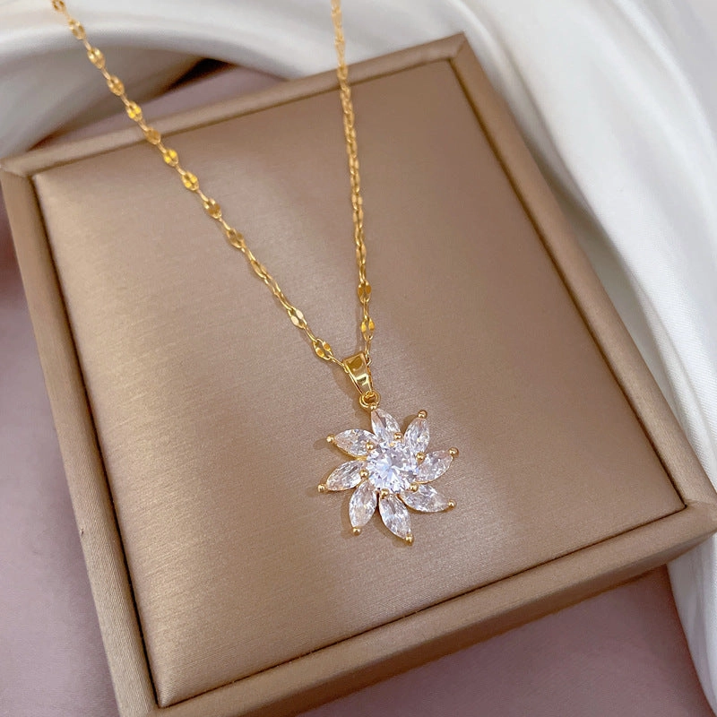 Wholesale Four Leaf Flower Titanium Steel Necklaces