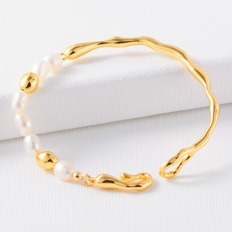 Wholesale French Natural Baroque Pearl Asymmetric  Stainless Steel Bracelet
