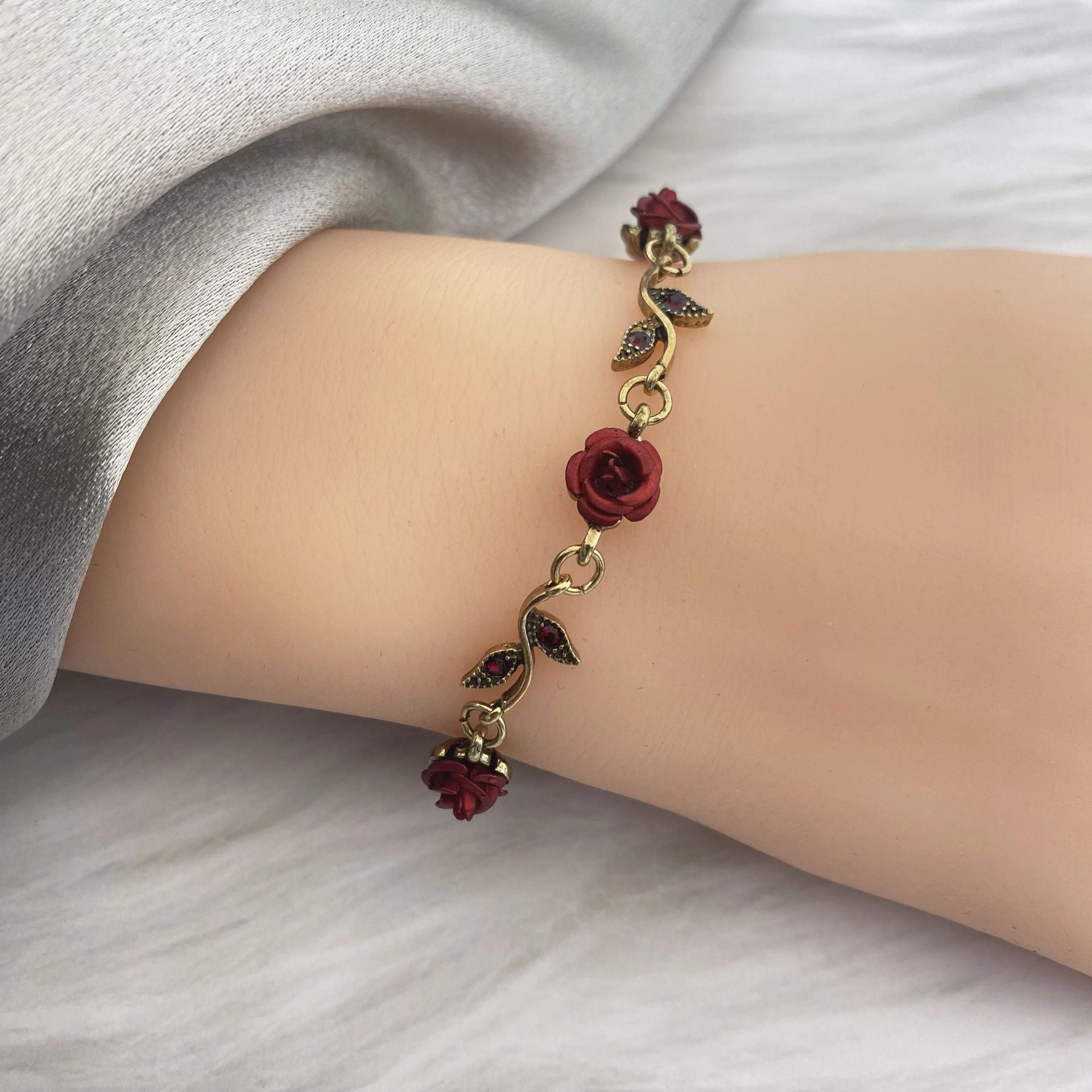 Wholesale French Style Rose Diamond Three-dimensional Alloy Bracelet