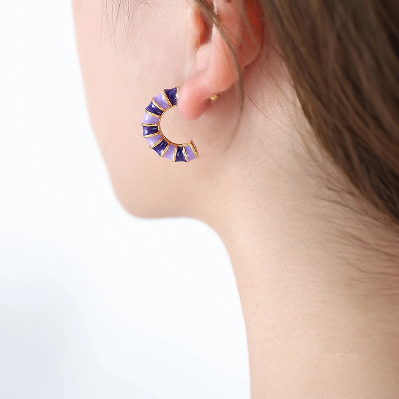 Wholesale Fresh Swee Colorfu and Brilliant C-shaped Bone Joint Gold Plated Earrings