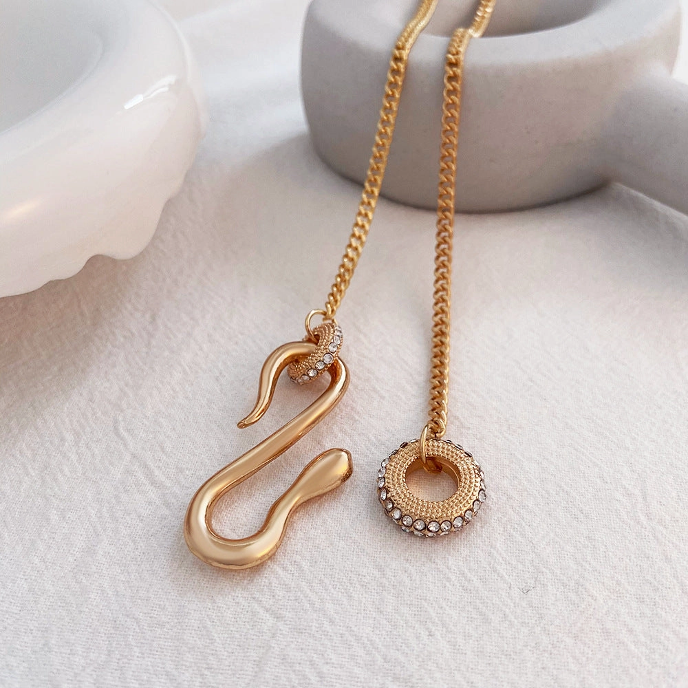 Wholesale Full Diamond Exaggerated Snake Shaped Animal Collarbone Zinc Alloy Necklace