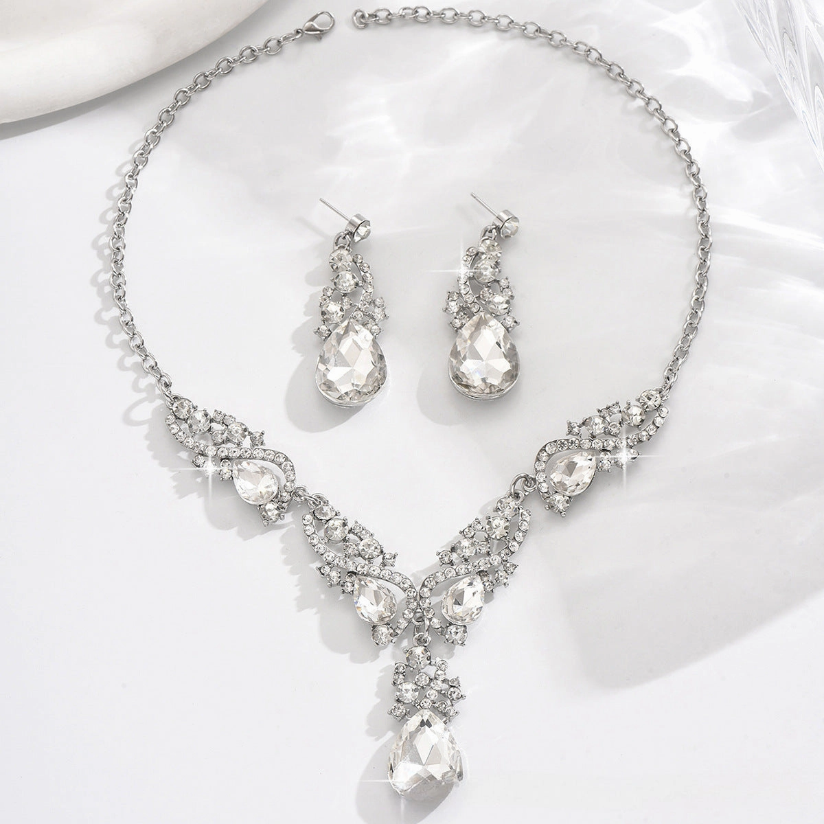 Wholesale Full Diamond Glittering Big Teardrop Retro Earrings Necklace