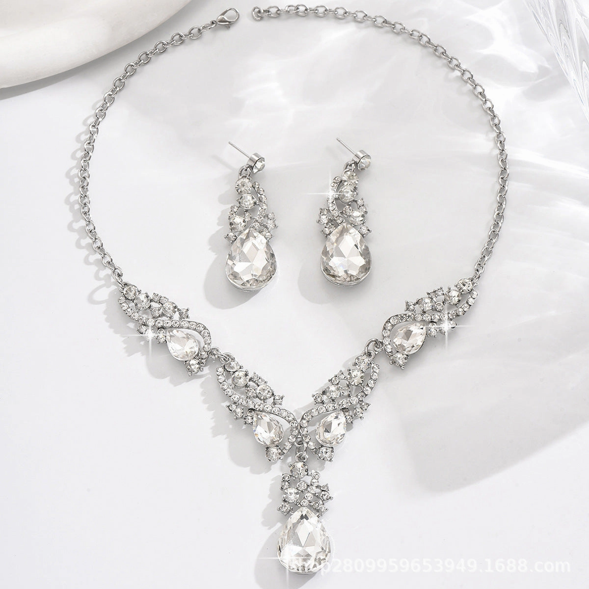 Wholesale Full Diamond Glittering Big Teardrop Retro Earrings Necklace