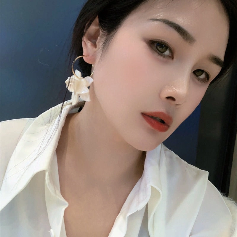 Wholesale Gardenia White Coffee Retro Flower Metal Earrings