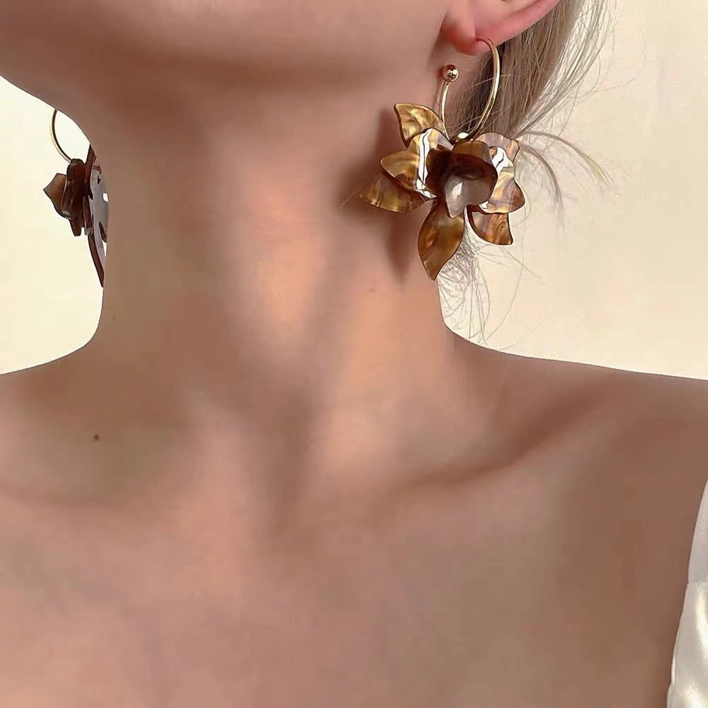 Wholesale Gardenia White Coffee Retro Flower Metal Earrings