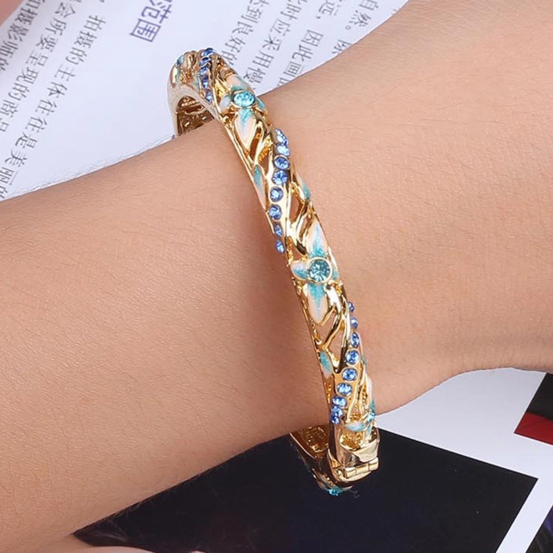 Wholesale Genuine Fine Hollow Diamond Fashion Four-leaf Clover Bracelet