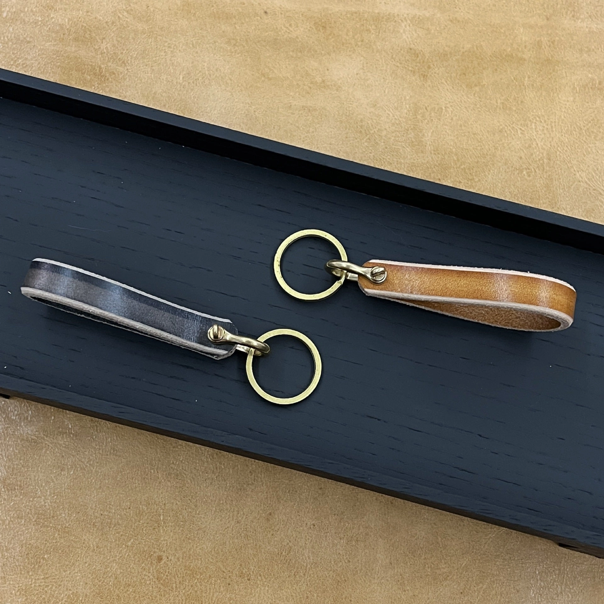 Wholesale Genuine Leather Brass Horseshoe Chain Keychains
