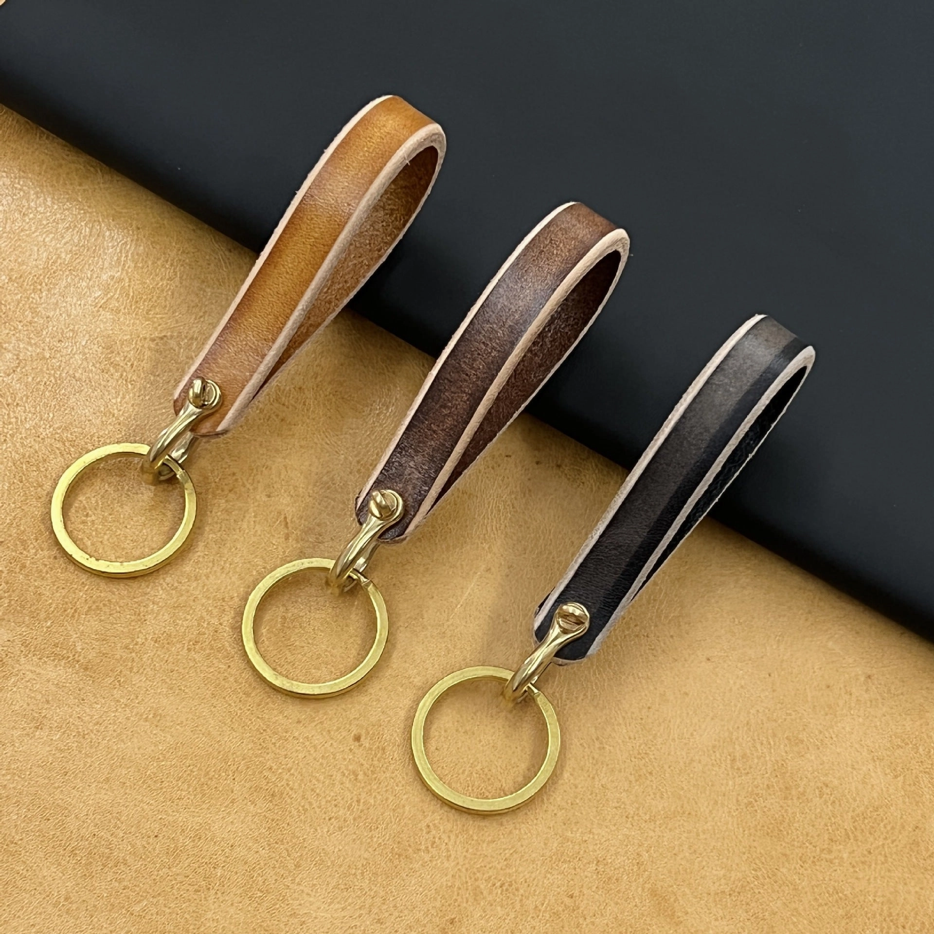 Wholesale Genuine Leather Brass Horseshoe Chain Keychains