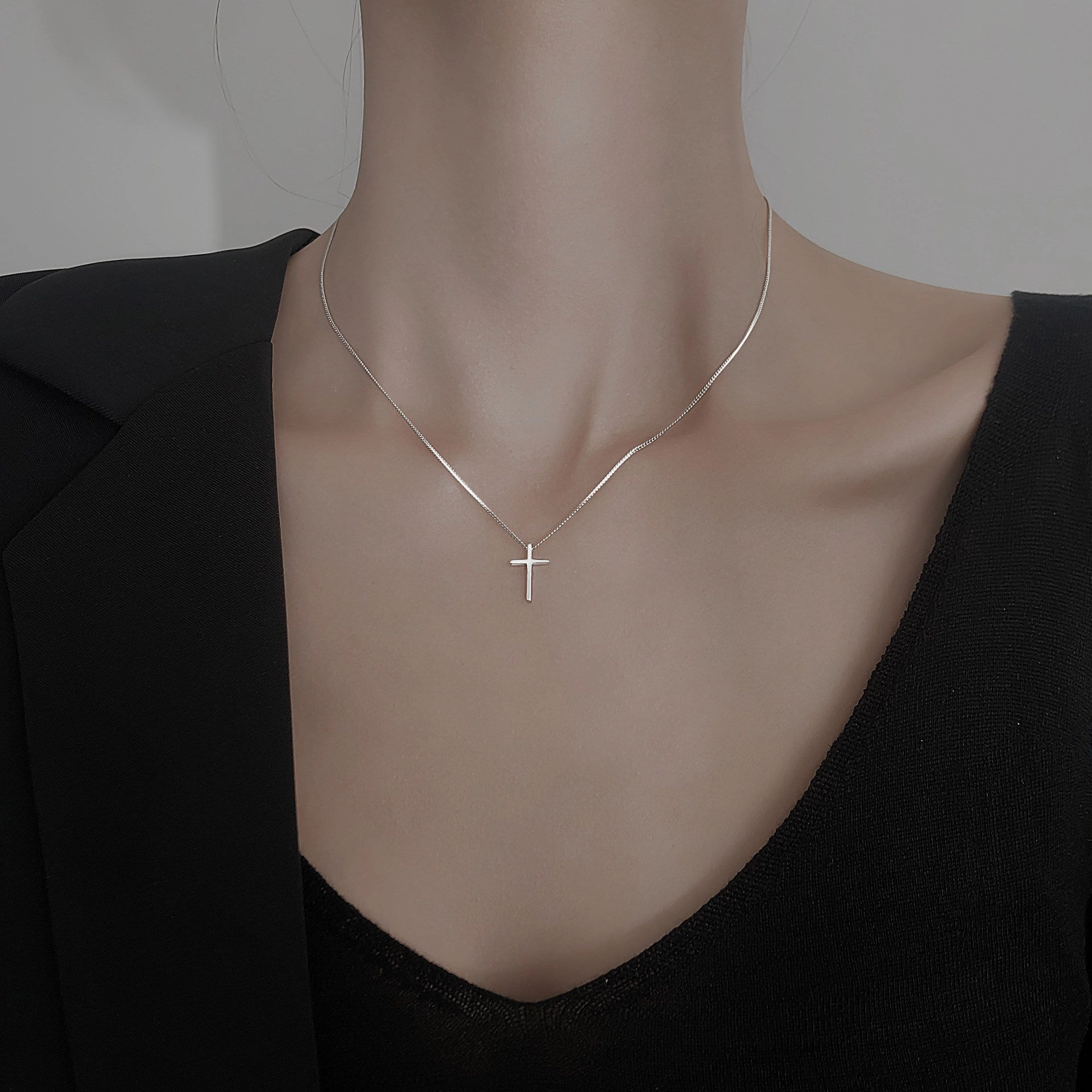 Wholesale glossy cross S925 sterling silver necklace