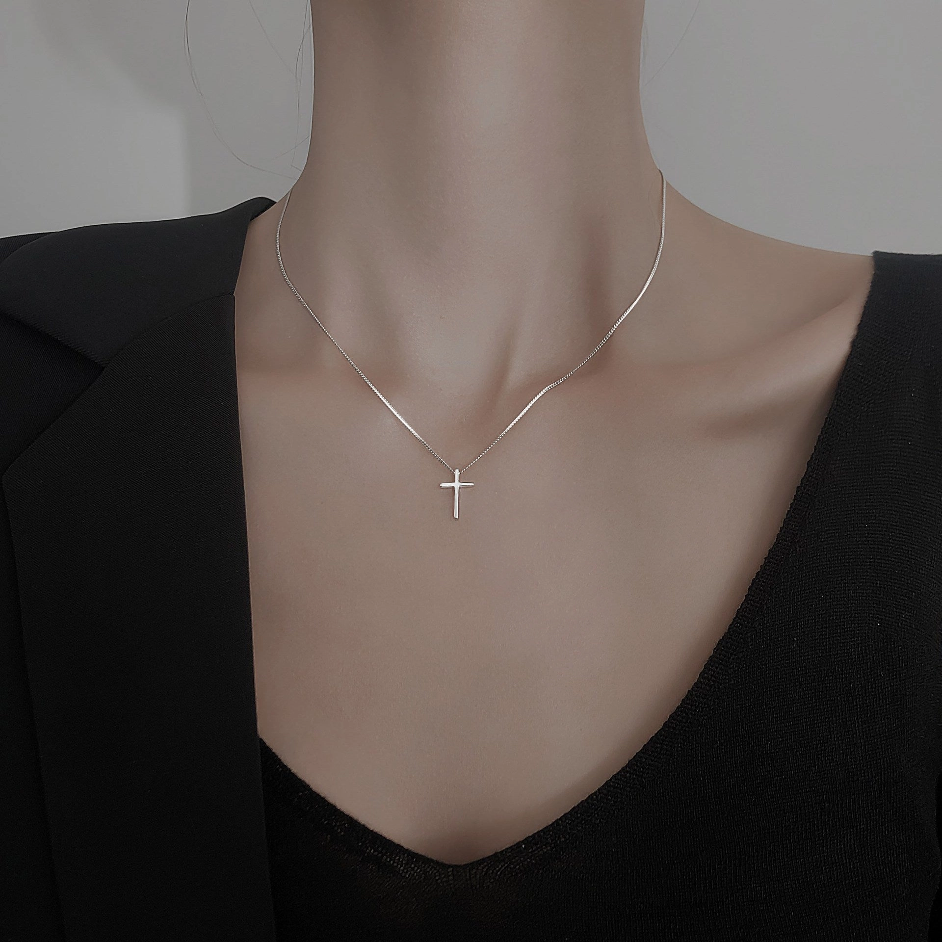 Wholesale glossy cross S925 sterling silver necklace
