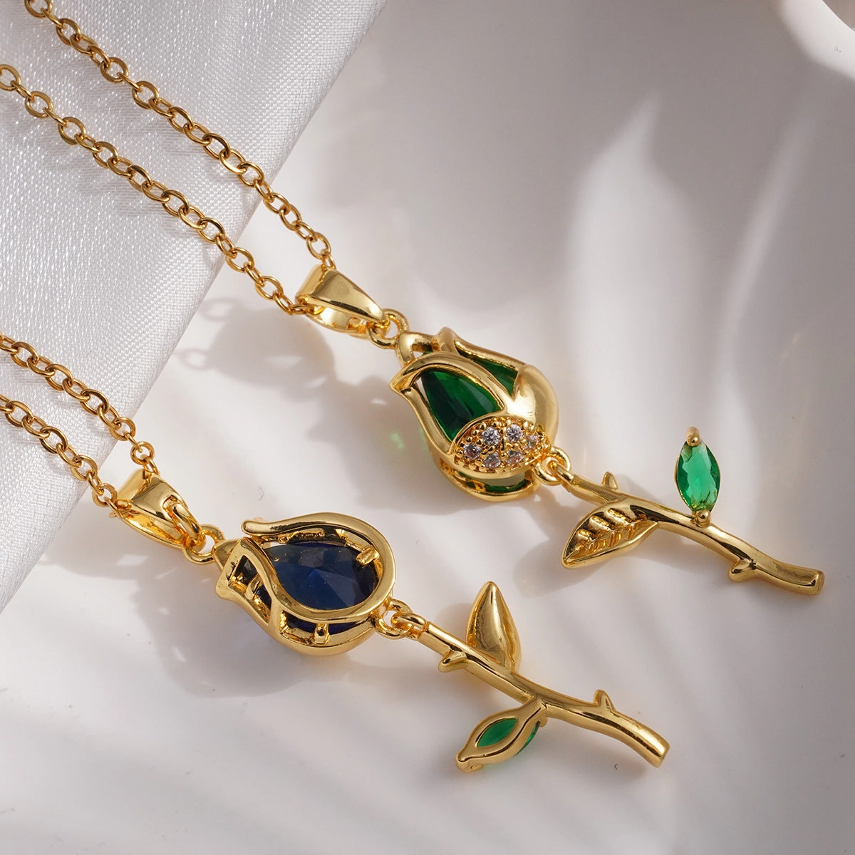 Wholesale Gold-plated copper cat's eye tulip necklace