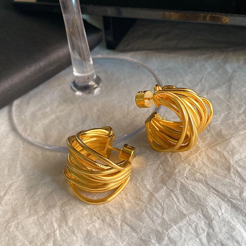 Wholesale Gold-plated hollow winding C-shaped circle retro high-end Earrings