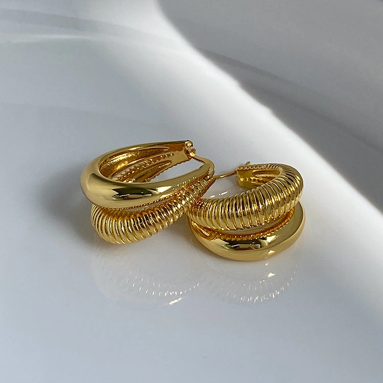Wholesale Gold-plated spiral twill cool minimalist fashion Earrings