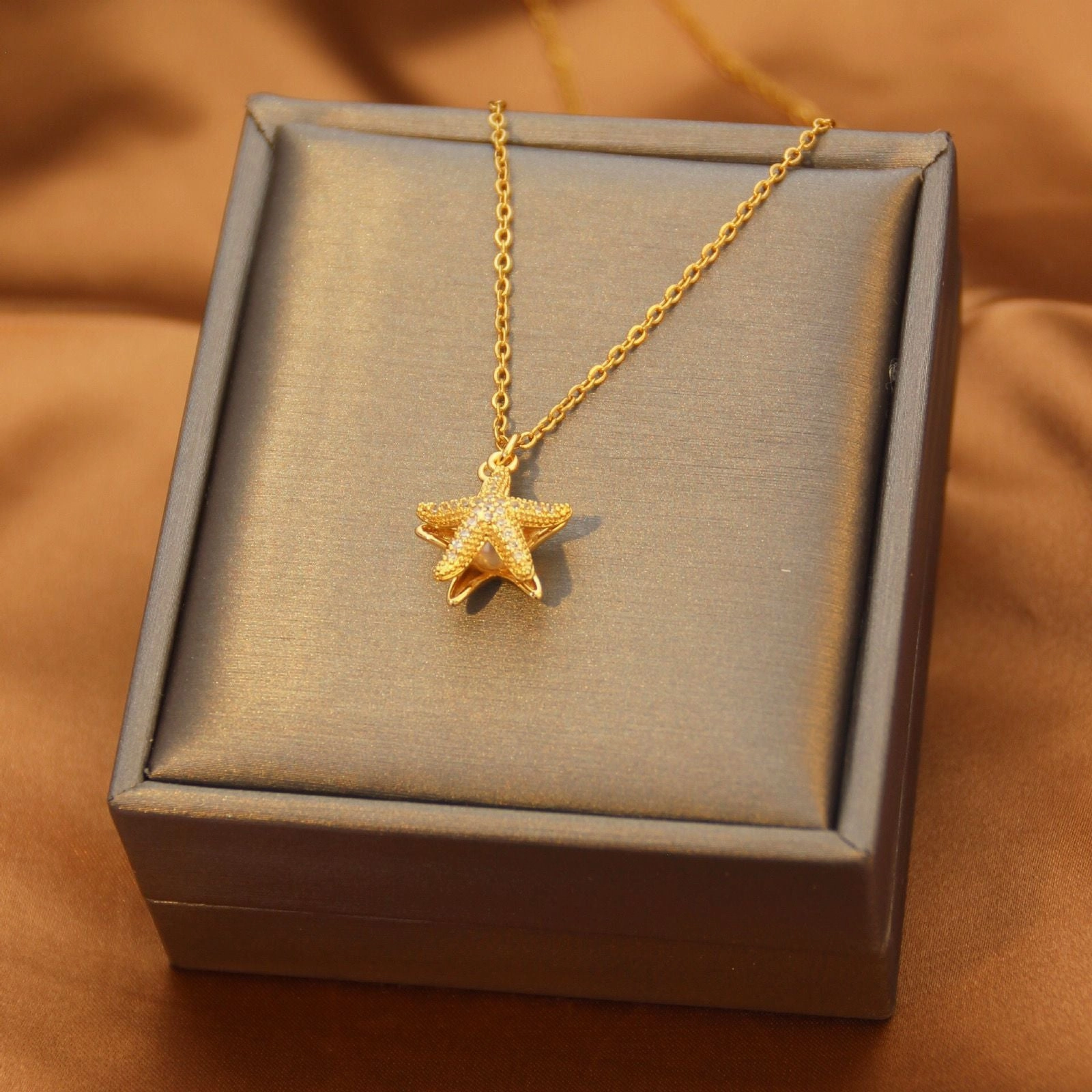 Wholesale Gold Starfish Pearl Necklace