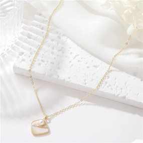 Wholesale Golden Trapezoid Shell Necklace Clavicle Chain