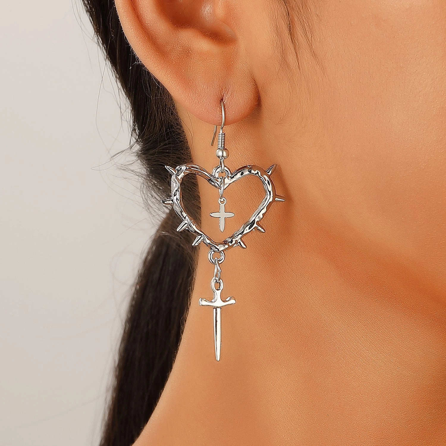 Wholesale Gothic handmade thorn heart-shaped cross water drop punk pendant