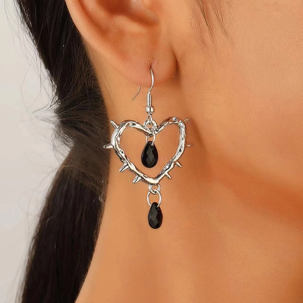 Wholesale Gothic handmade thorn heart-shaped cross water drop punk pendant