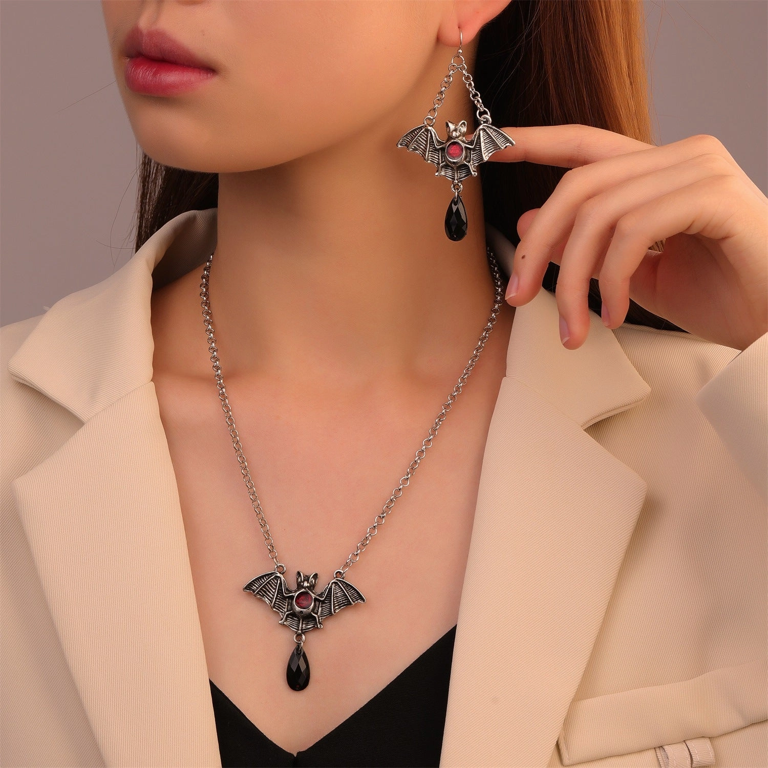 Wholesale Halloween bat jewelry suit Gothic retro exaggerated black bat necklace earrings suit holiday gift