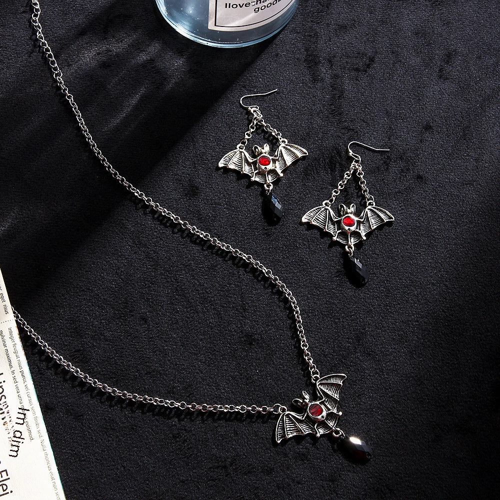Wholesale Halloween bat jewelry suit Gothic retro exaggerated black bat necklace earrings suit holiday gift