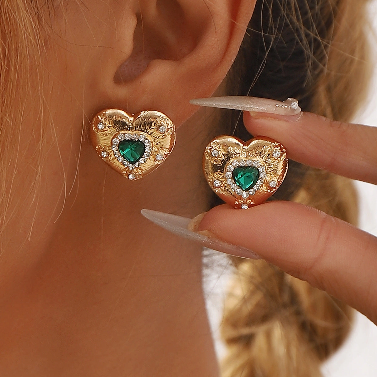 Wholesale Heart-shaped Lava Texture Zircon Necklace