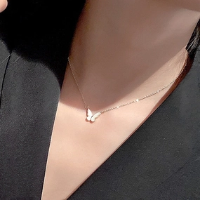 Wholesale High-grade Mother-of-pearl Butterfly Pendant Creative Simple Internet Celebrity Temperament Women's Clavicle Chain