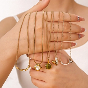 Wholesale High-grade Stainless Steel Inlaid Cat's Eye Love Versatile Necklaces