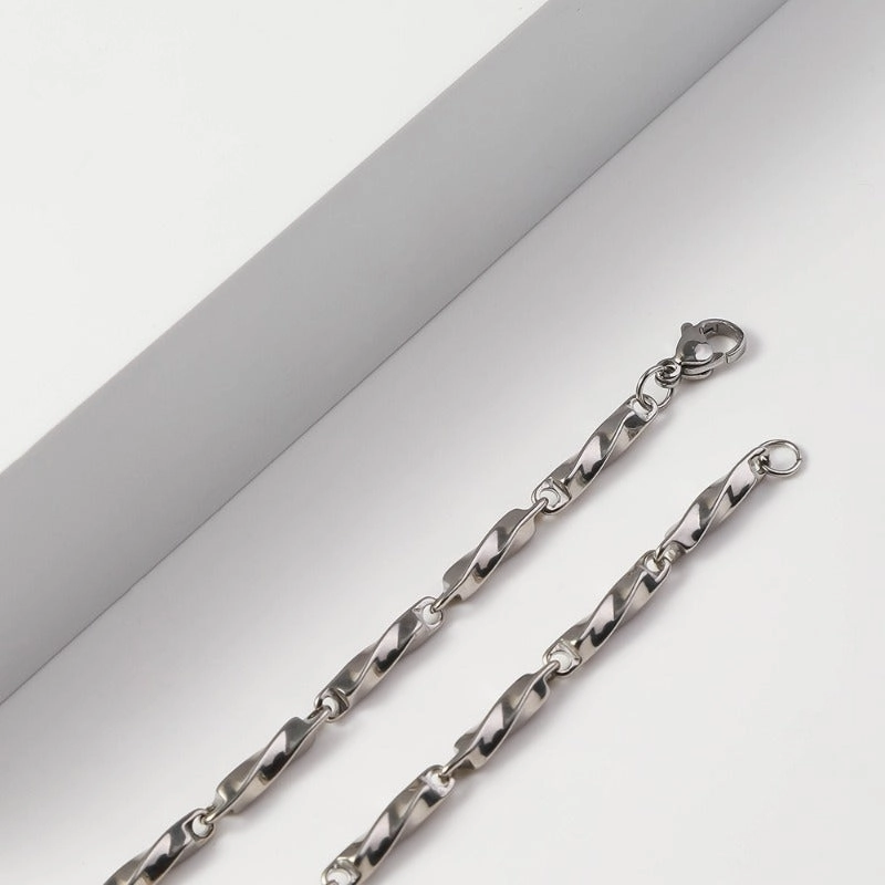 Wholesale Hip Hop Mobius Ring Titanium Steel Temperament Stainless Steel Necklaces
