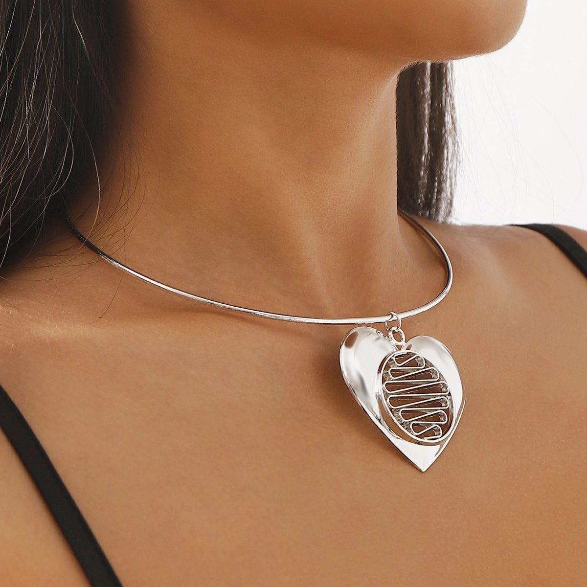 Wholesale Hollow Heart Exaggerated Metal Pendant Necklace