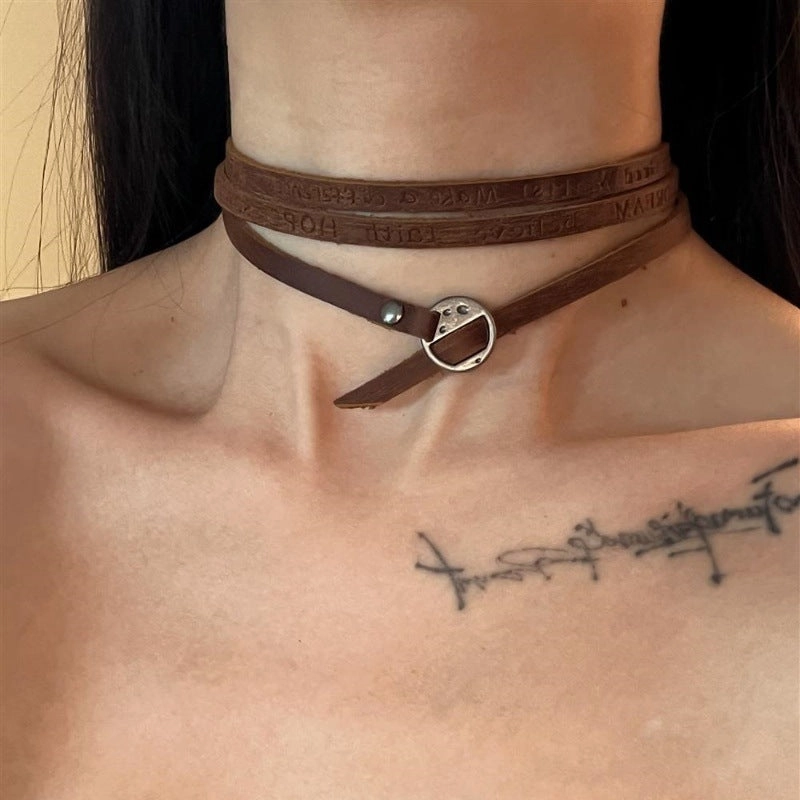 Wholesale Hot Girl Retro Western Punk Wasteland Letter Leather Neck Strap