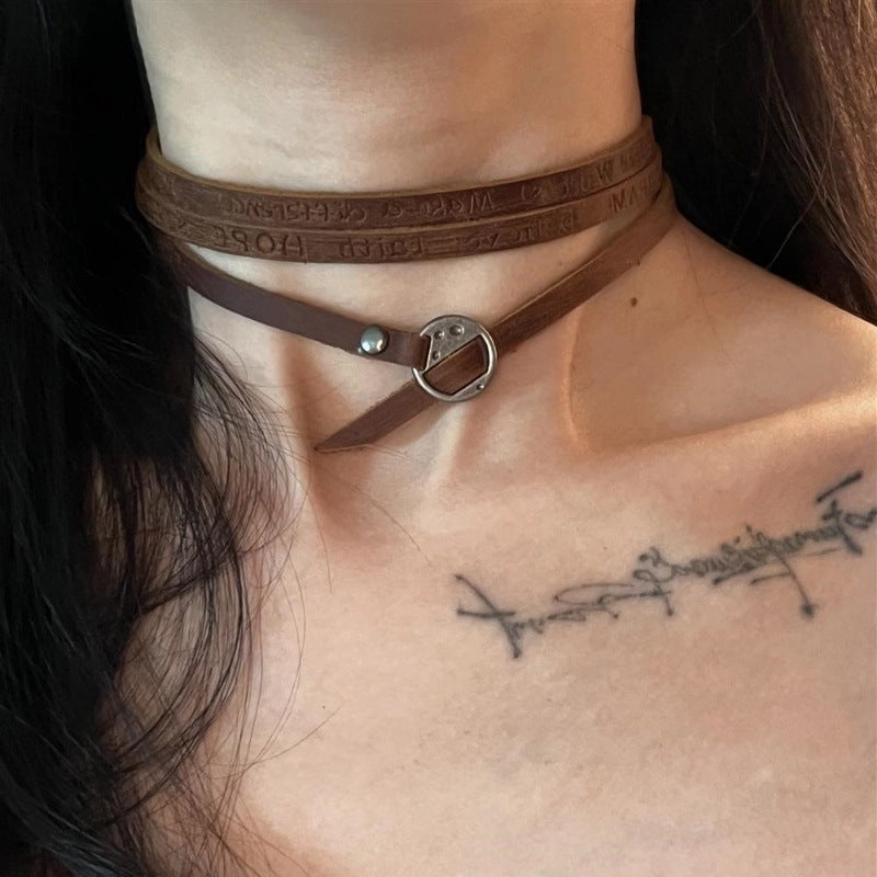 Wholesale Hot Girl Retro Western Punk Wasteland Letter Leather Neck Strap