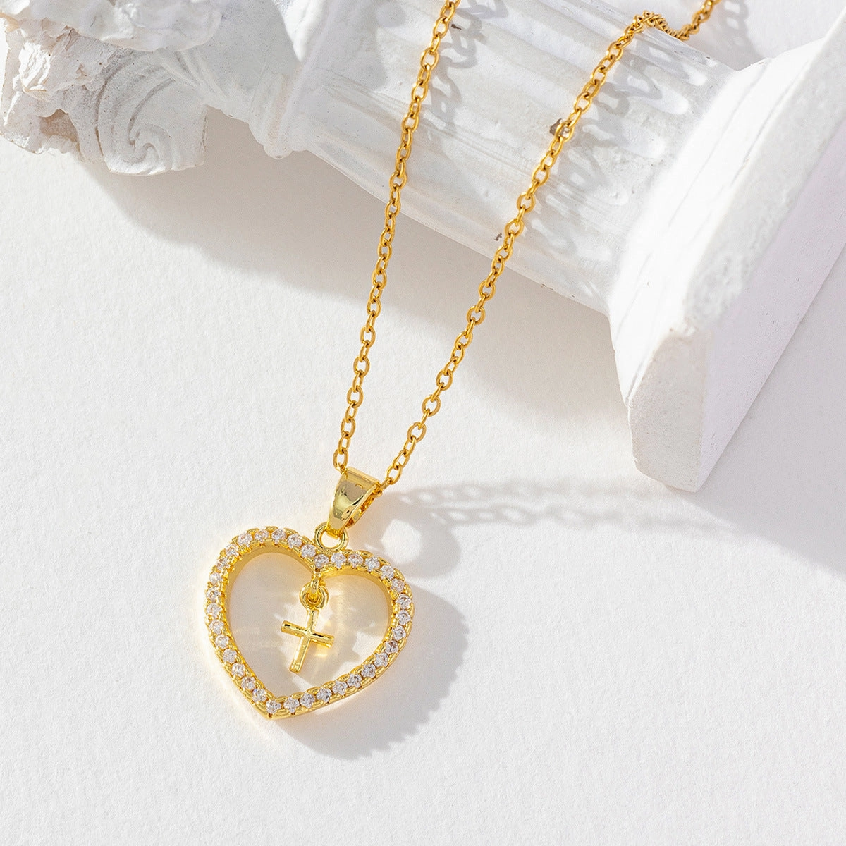 Wholesale hot light luxury full Diamond Love necklace for women high-grade creative necklace niche light luxury  pendant
