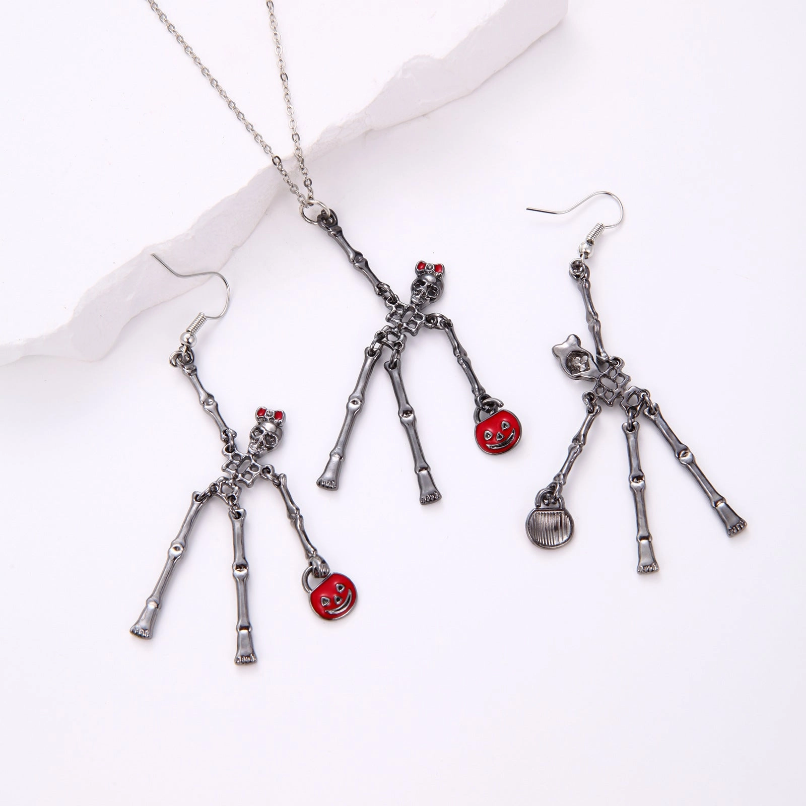 Wholesale Hot Sale Halloween Theme Creative Design Sense Vintage Personality Skull Frame Earrings Necklace Set