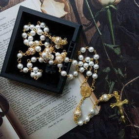 Wholesale Hot Sale Vintage Flower Holder Glass Beads Handmade Beaded Sweater Chain