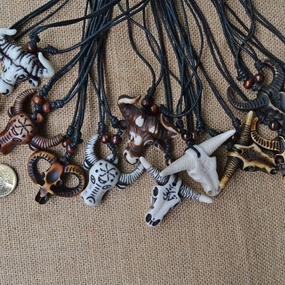 Wholesale Imitation Yak Tribal Bull Head Horn Necklace