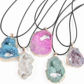 Wholesale Irregular Natural Necklace Crystal Flower Pendant