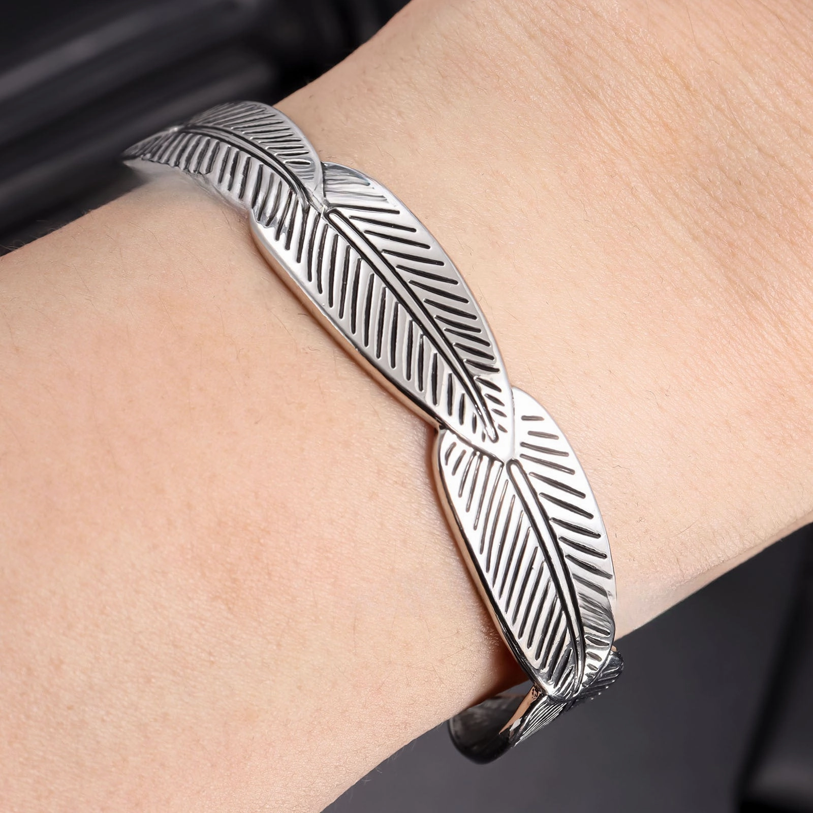 Wholesale Leaf Zinc Alloy Open Bracelet Leaf Men's Adjustable Bracelet