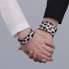 Wholesale Leopard Pattern Leather Rivet Bracelets