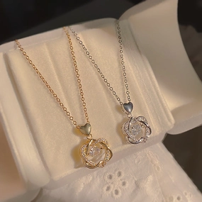 Wholesale Light Luxury Niche Clavicle Beating Star Titanium Steel Necklaces