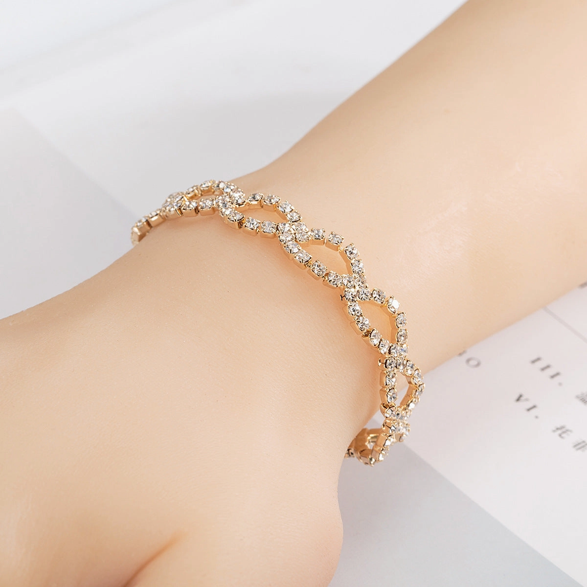 Wholesale Light Luxury Sparkling Rhinestone Bracelet