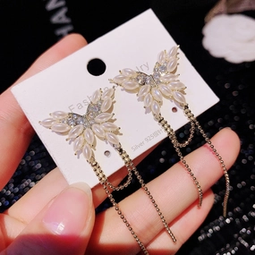 Wholesale Long Imitation Pearl Butterfly Tassel Copper Stud Earrings