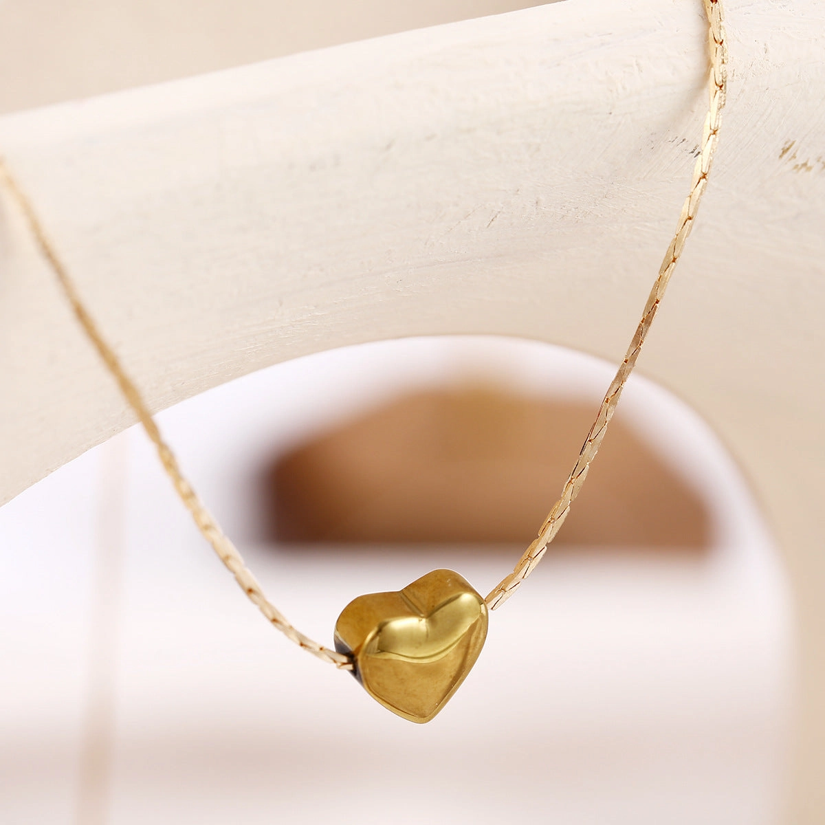 Wholesale Love heart gold ins cool style temperament clavicle chain