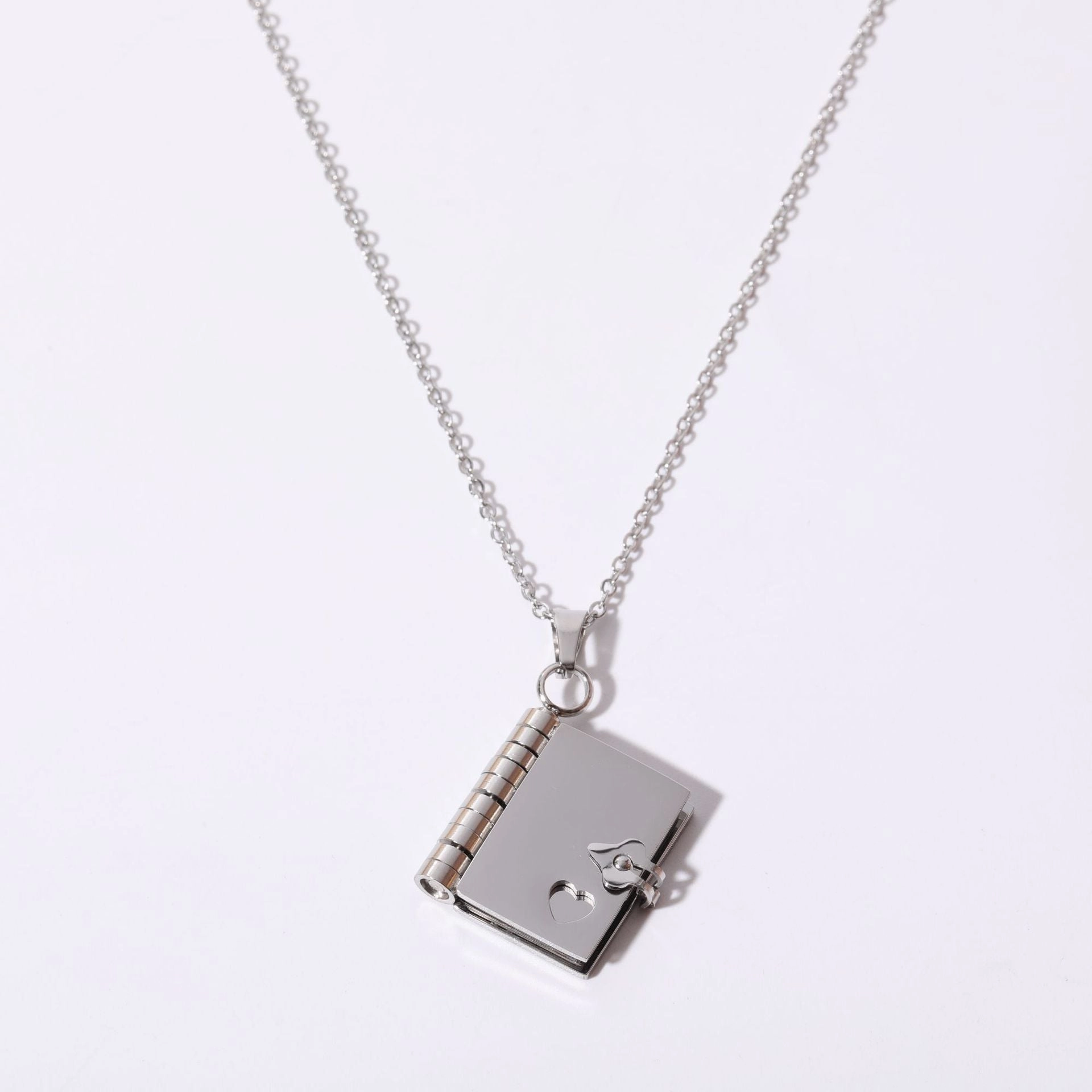 Wholesale Love Opening and Closing Books Stainless Steel Sweater Chain