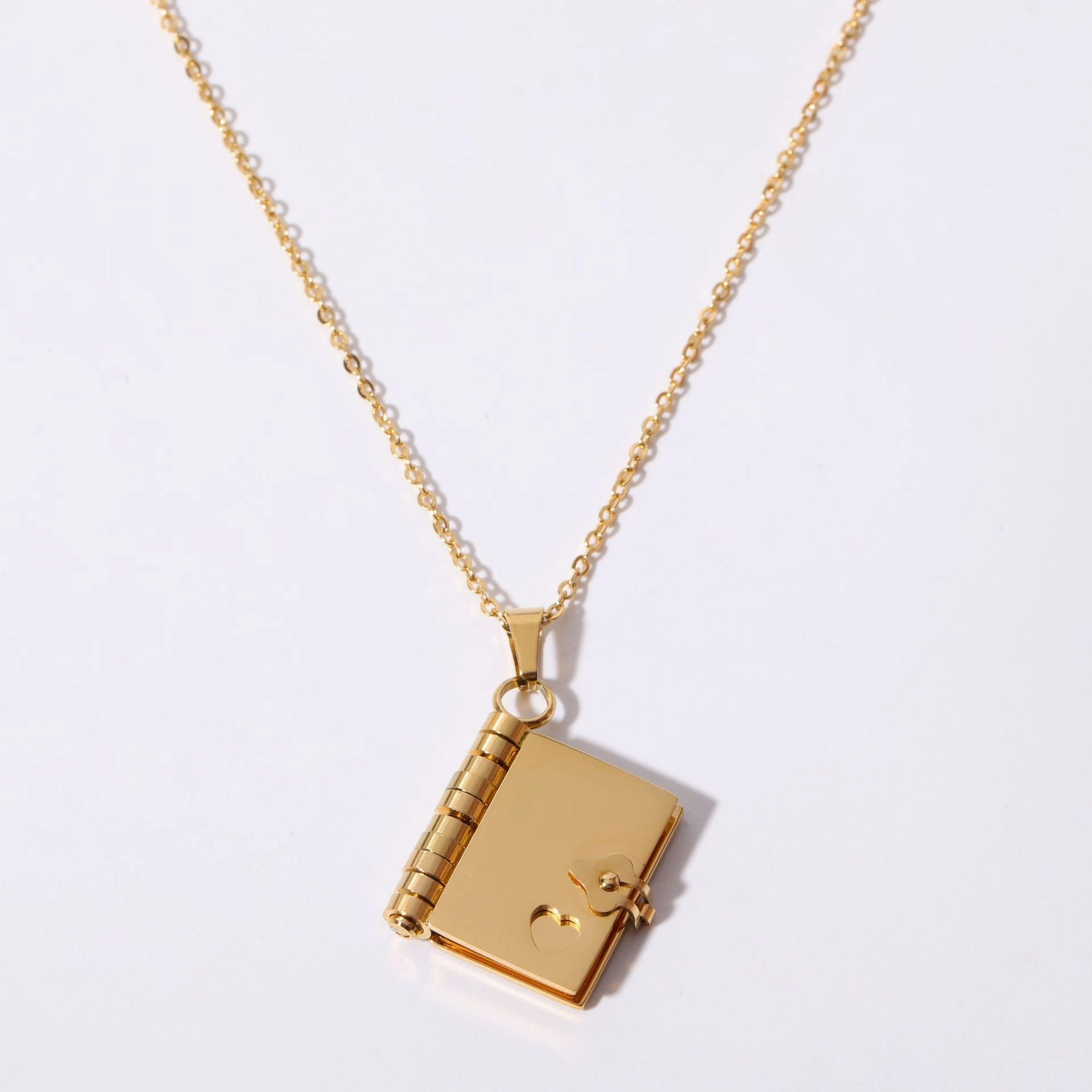 Wholesale Love Opening and Closing Books Stainless Steel Sweater Chain