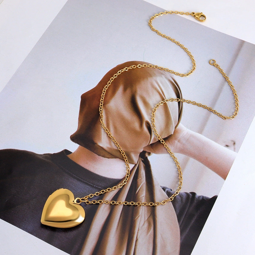 Wholesale Love Photo Box Pendant Opening and Closing Heart Pendant Clavicle Chain Neck Chain Titanium Steel Necklace