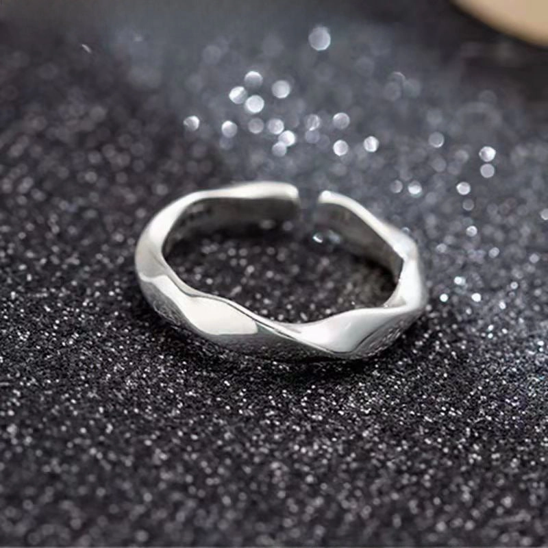 Wholesale Mobius ring ring ring niche design sense advanced couple men's and women's 520 Valentine's Day gift