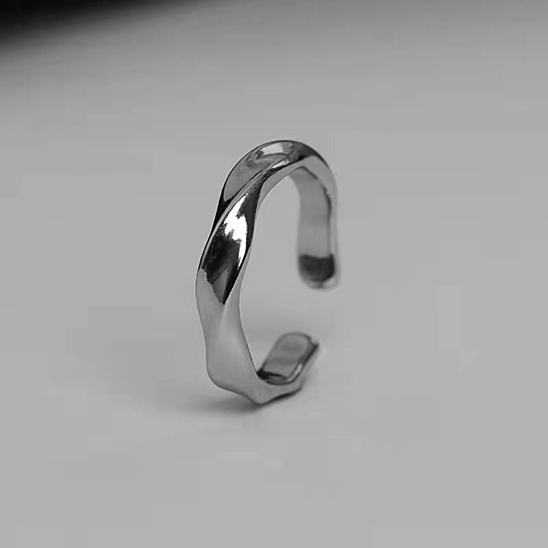 Wholesale Mobius ring ring ring niche design sense advanced couple men's and women's 520 Valentine's Day gift