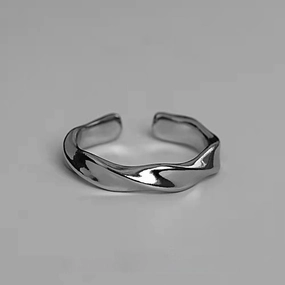 Wholesale Mobius ring ring ring niche design sense advanced couple men's and women's 520 Valentine's Day gift