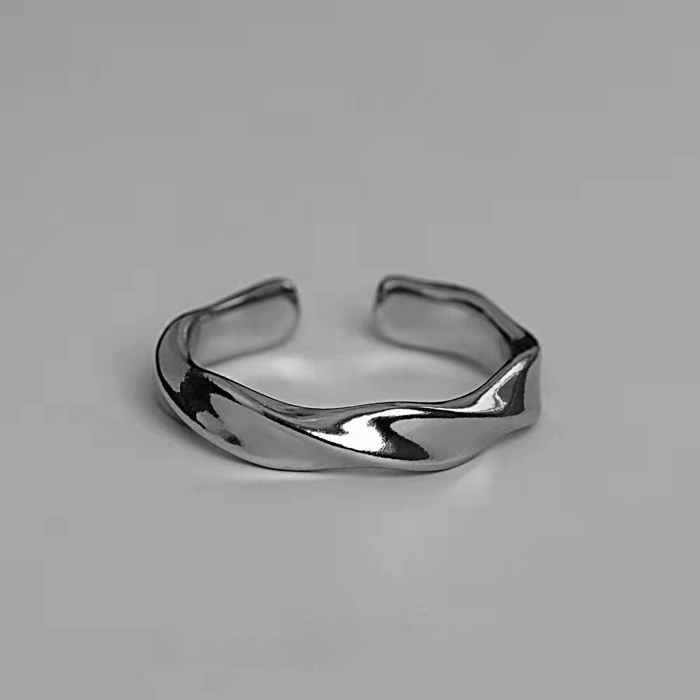Wholesale Mobius ring ring ring niche design sense advanced couple men's and women's 520 Valentine's Day gift