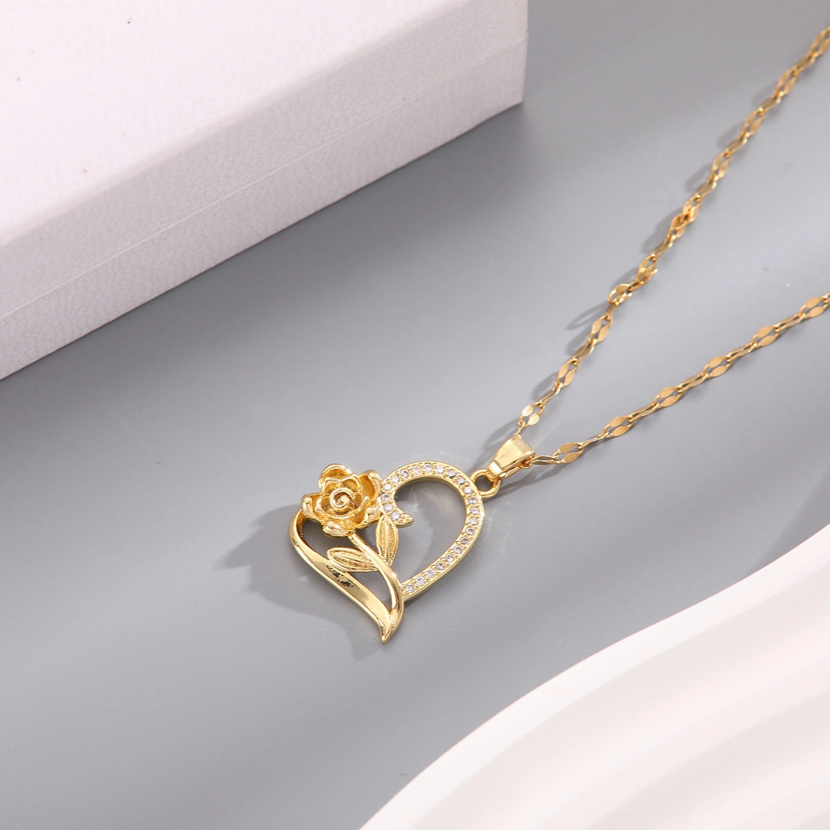 Wholesale Mother's Day Heart Shaped Rose Necklace